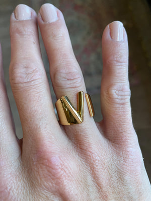The Bold Initial Ring